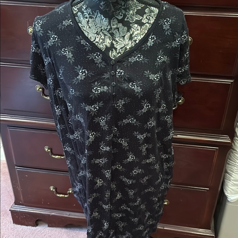 LAST CALL!! Charter Club Black Floral Short Sleeve Top, XL